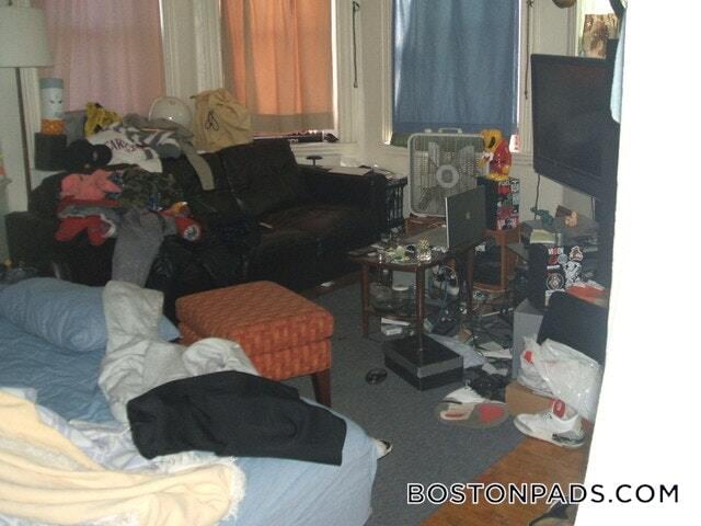 Building Photo - 126 Warren St