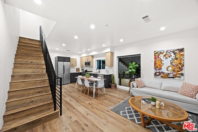 Building Photo - 807 N Cherokee Ave