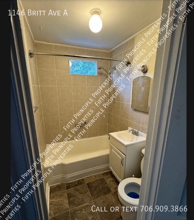 Building Photo - 1146 Britt Ave