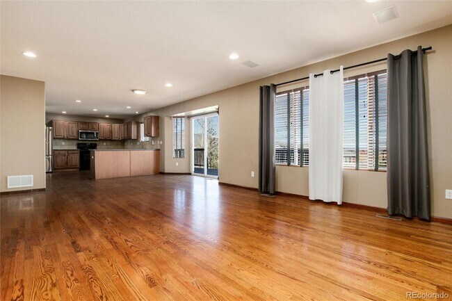 Building Photo - 9865 Falcon Ln
