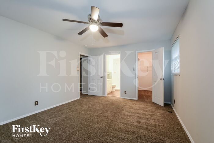 Building Photo - 801 Boleyn Pl