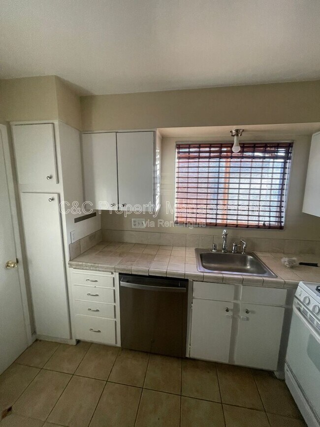 Building Photo - 3723 Wilmington Rd