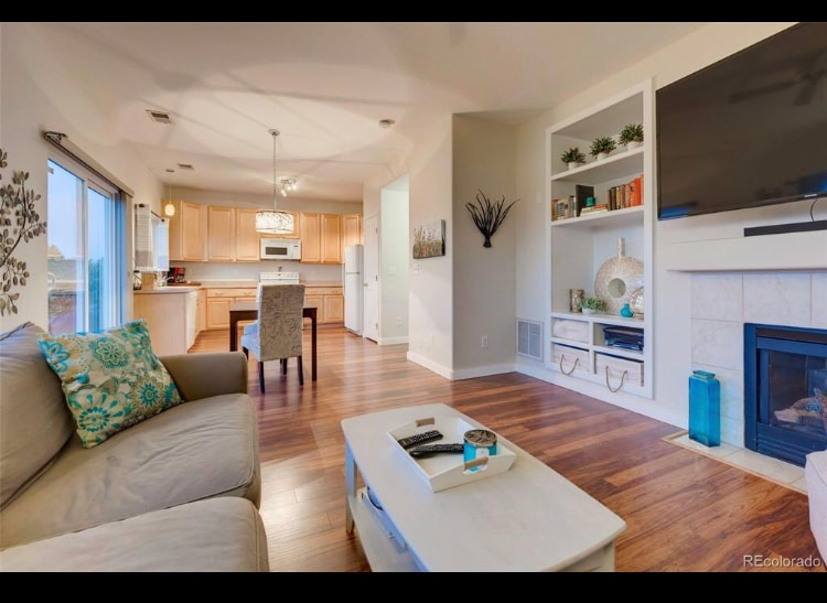 Building Photo - 15949 Longford Dr