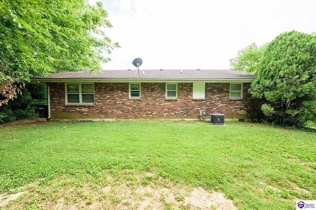 Building Photo - 301 Mallory St