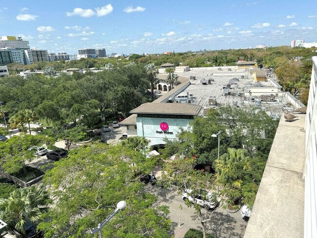 Building Photo - 139 NE 32nd St