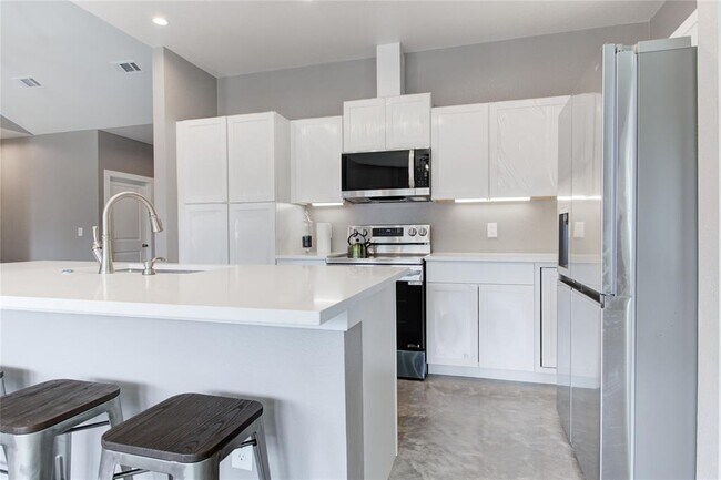 Building Photo - 505 Chantilly Ln