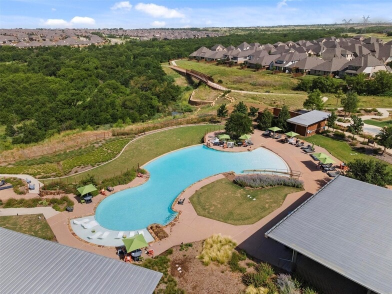 Building Photo - 6201 Savannah Oak Trl