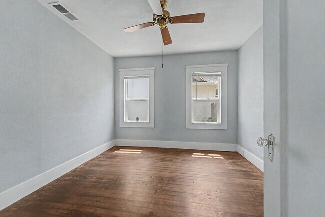 Building Photo - 1122 I St
