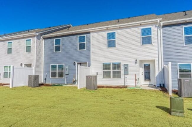 Building Photo - 205 Maddox Dr