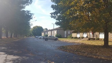 Building Photo - Three bedroom, One Bath in Lawrenceburg!