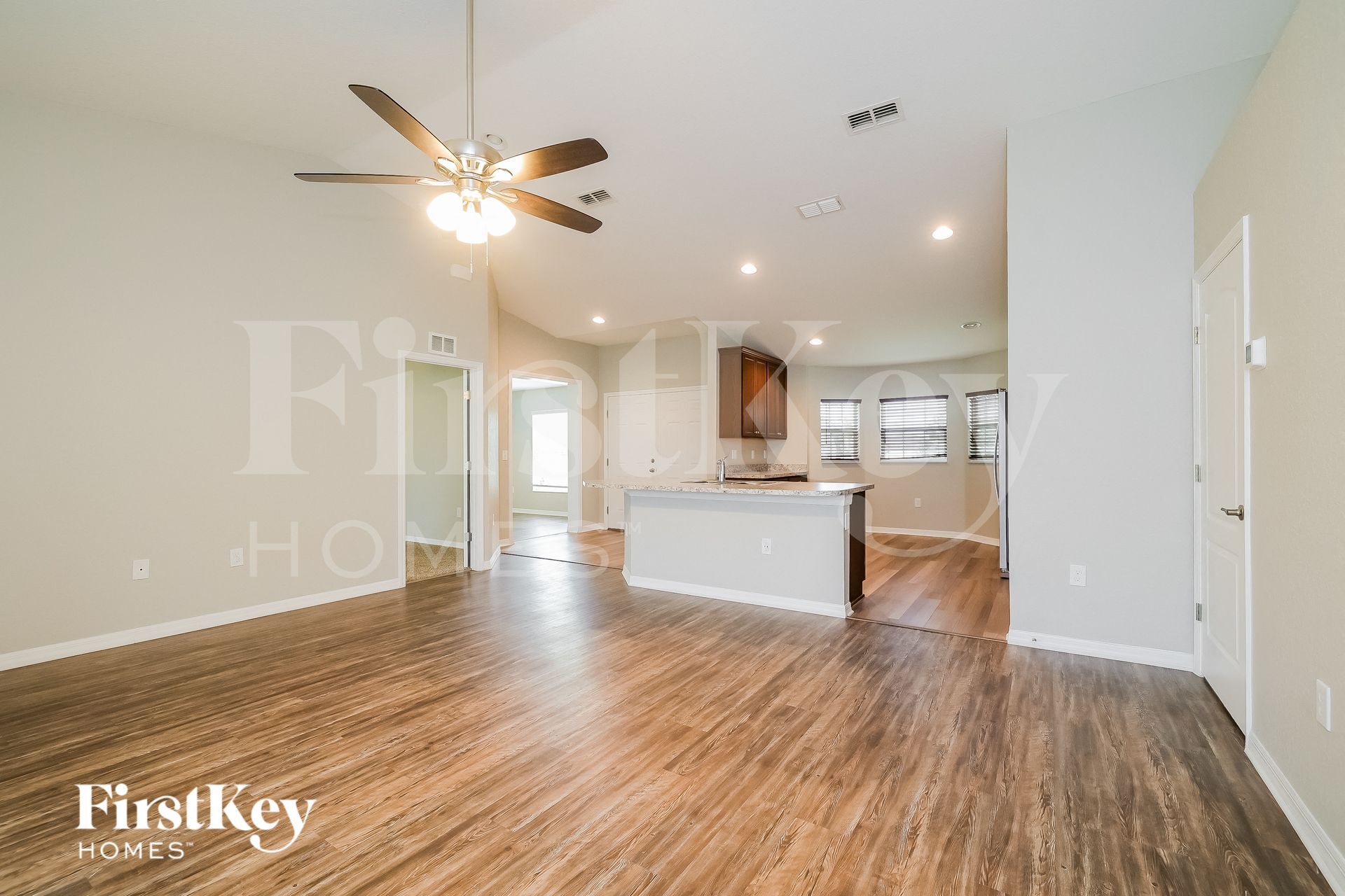 Building Photo - 109 Solis Dr