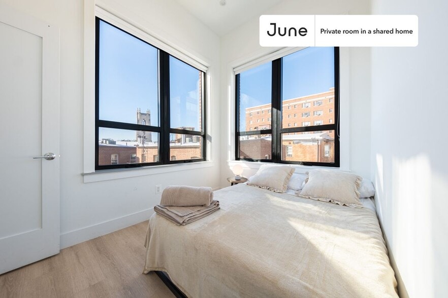 Building Photo - Room in Shared 4 bed/2 bath home in Dupont Circle