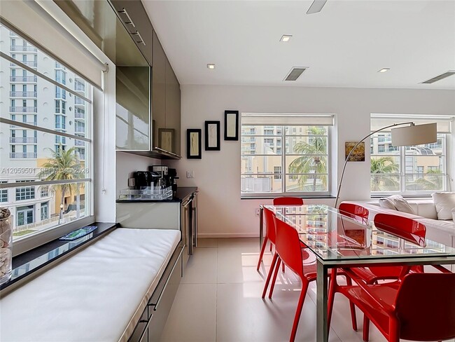 Building Photo - 1460 Ocean Dr