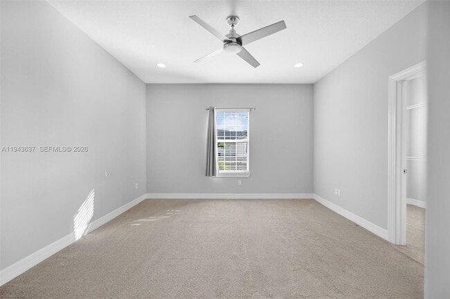 Building Photo - 964 Banyan Dr