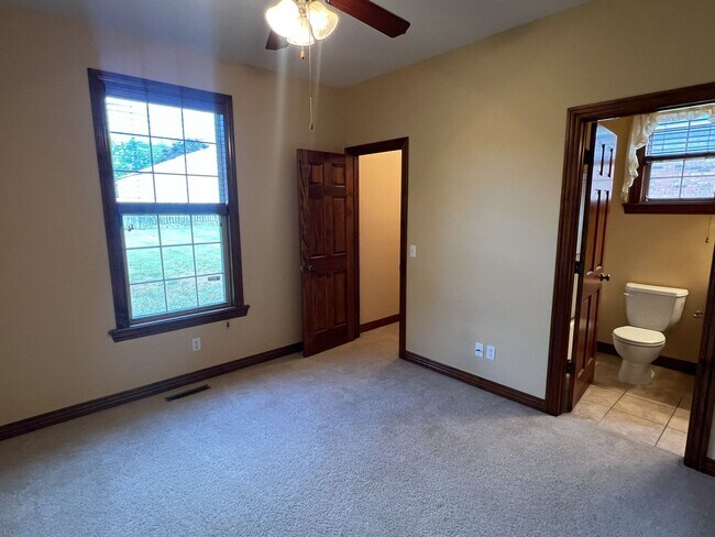 Building Photo - ***PRICE ADJUSTMENT - MOVE IN SPECIAL***