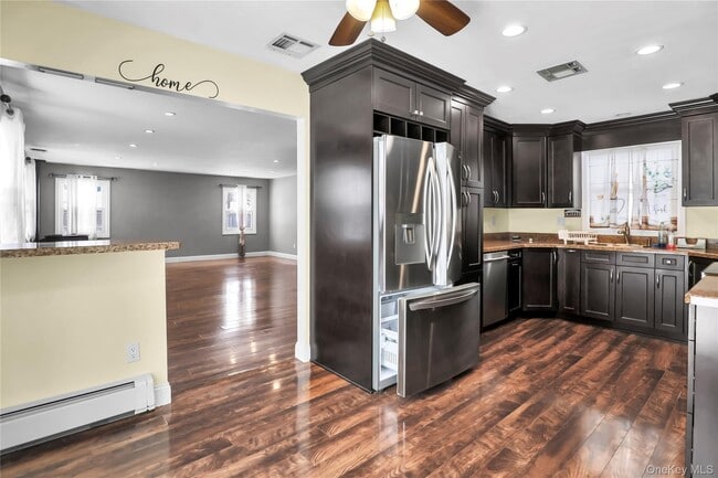 Building Photo - 11 Onyx Dr