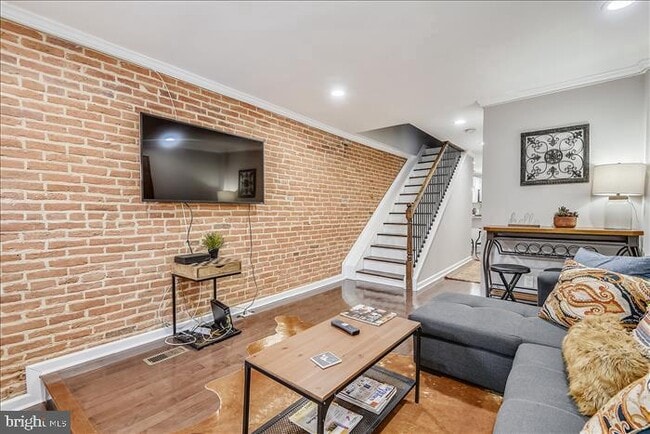 Building Photo - 320 Albemarle St