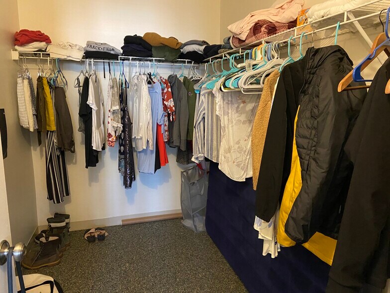 Building Photo - 5 Douglas Park