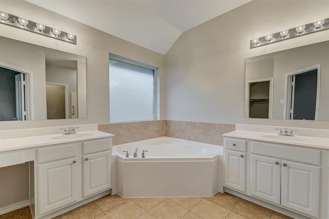 Building Photo - 6410 Peach Tree Ct