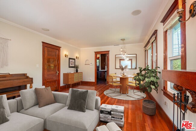 Building Photo - 4253 Fountain Ave