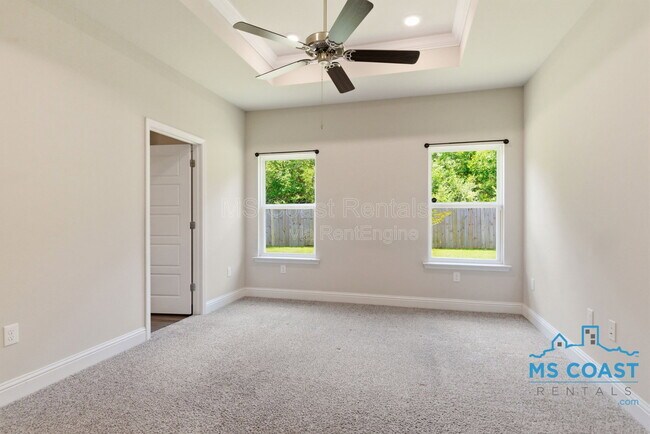 Building Photo - 5723 Overland Dr