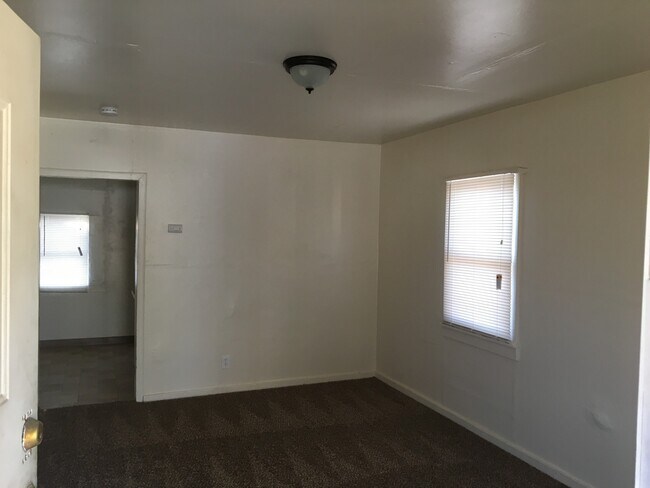 Building Photo - duplex