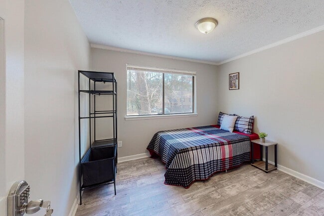 Building Photo - THE LINCOLNDALE | Spacious & comfortable Ellenwood house featuring a dining area designed for con...