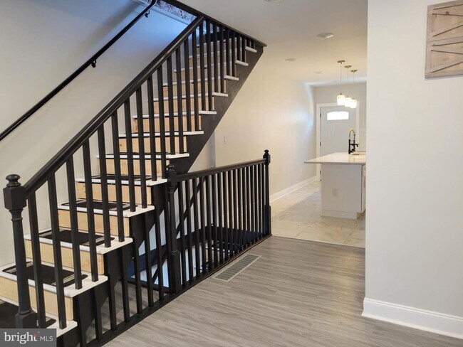 Building Photo - 412 Durfor St