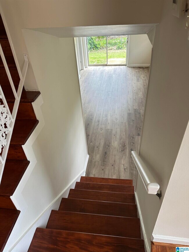 Building Photo - 1073 Sherbrooke Cir