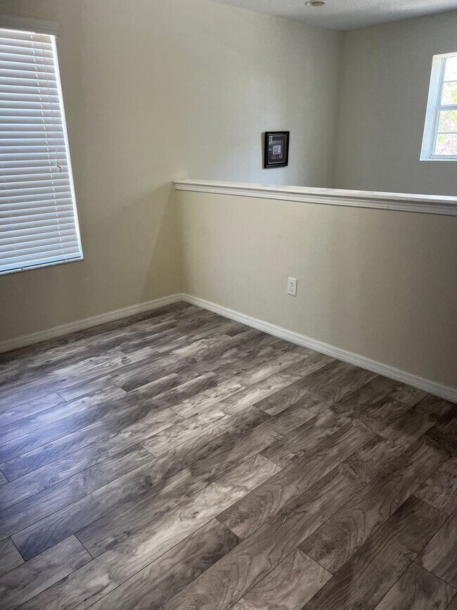 Building Photo - Independence/Signature Lakes