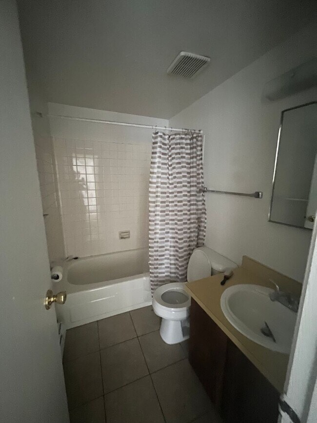 Building Photo - Binning Spring