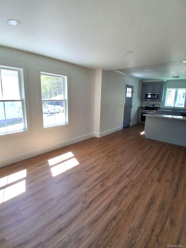 Building Photo - 11 Cedar St