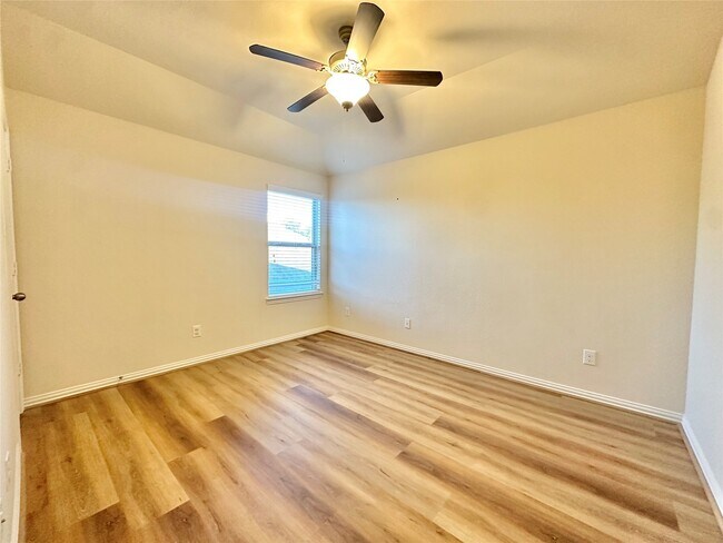 Building Photo - 6818 Pear Point Ln