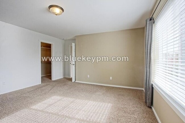 Building Photo - 3 Bed, 2.5 Bath Home with Large Bonus Room/4th Bedroom in Orchards by Prairie High School