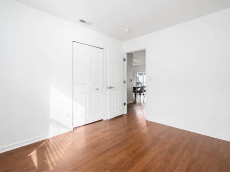 Building Photo - 2844 Sussex Pl Dr