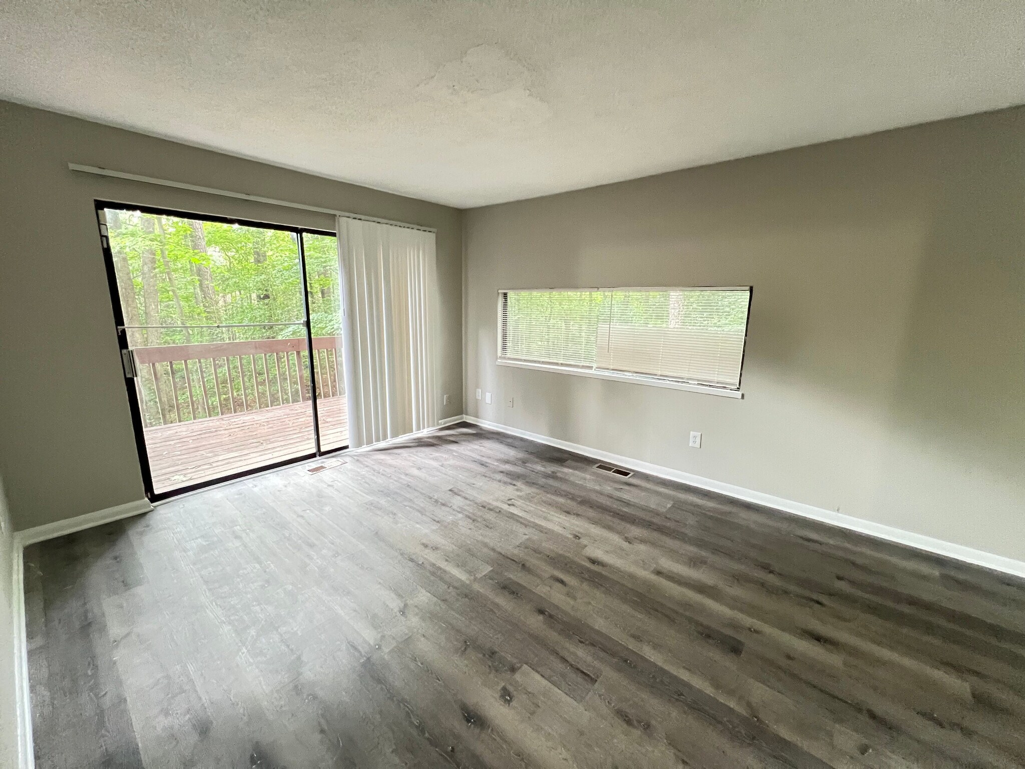 Building Photo - Room in Townhome on Terrace Trail