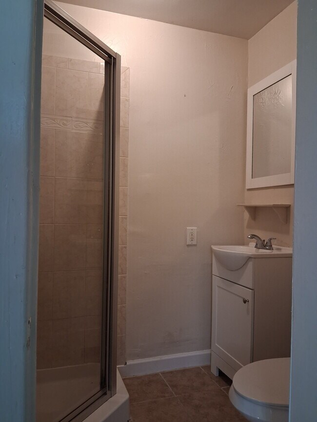 Building Photo - 1712 W 23rd St