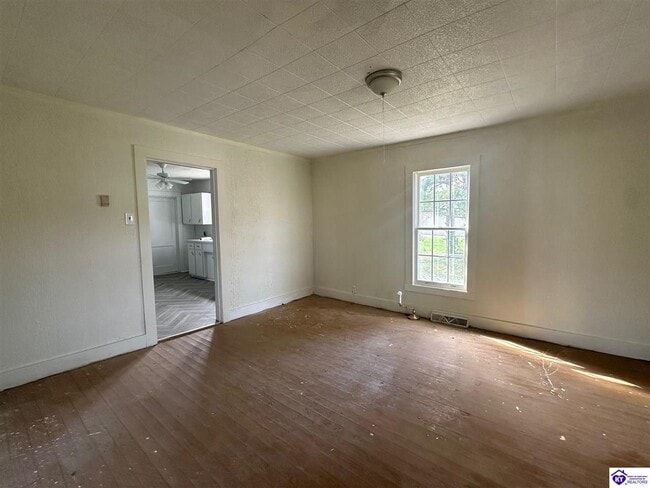 Building Photo - 3067 Greensburg Rd