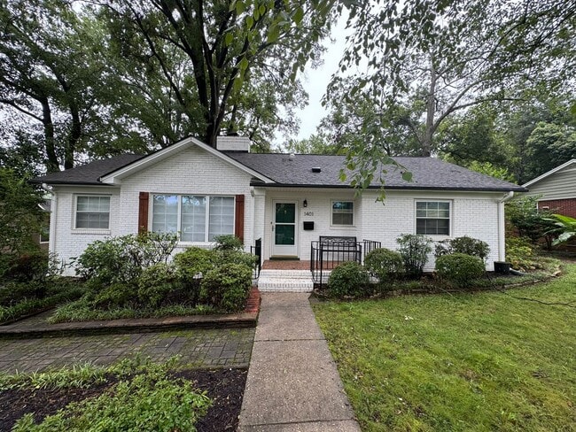 Primary Photo - 1401 Montford Dr