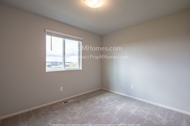 Building Photo - Discover Your Dream Home: Gorgeous Three B...