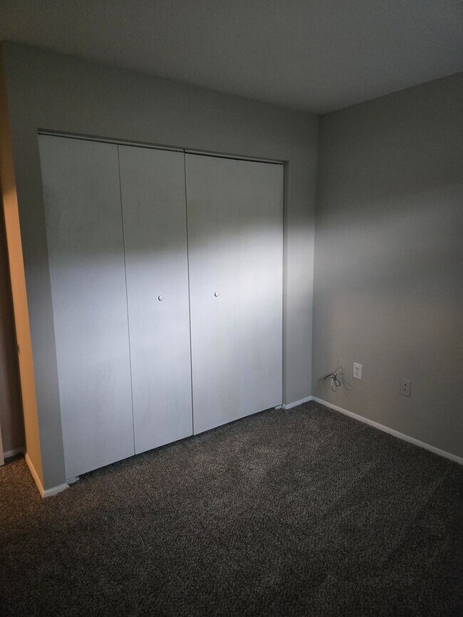 Building Photo - 2515 Camellia Dr