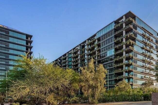 Building Photo - 7120 E Kierland Blvd