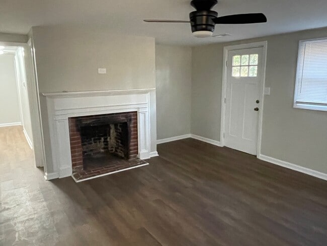 Building Photo - 2155 Goins Dr