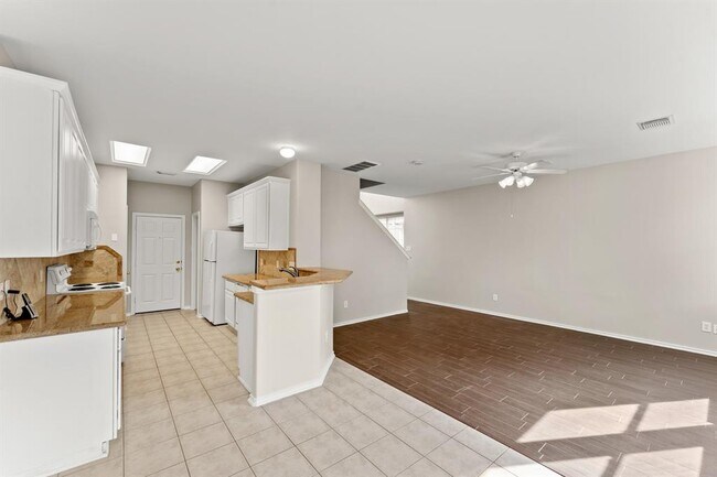 Building Photo - 6318 Veranda Green Trail