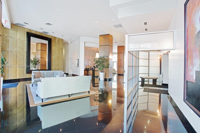 Building Photo - 3101 S Ocean Dr