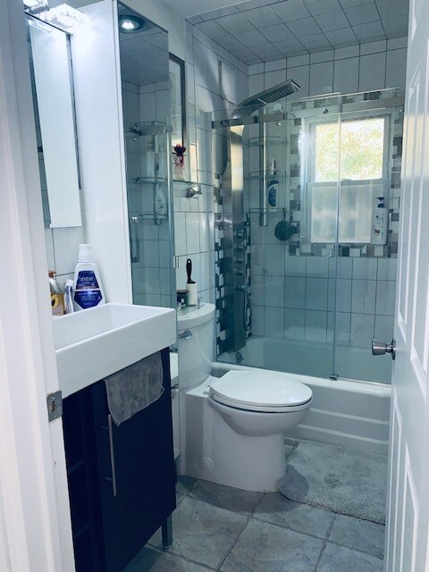 Building Photo - 153 Commercial St