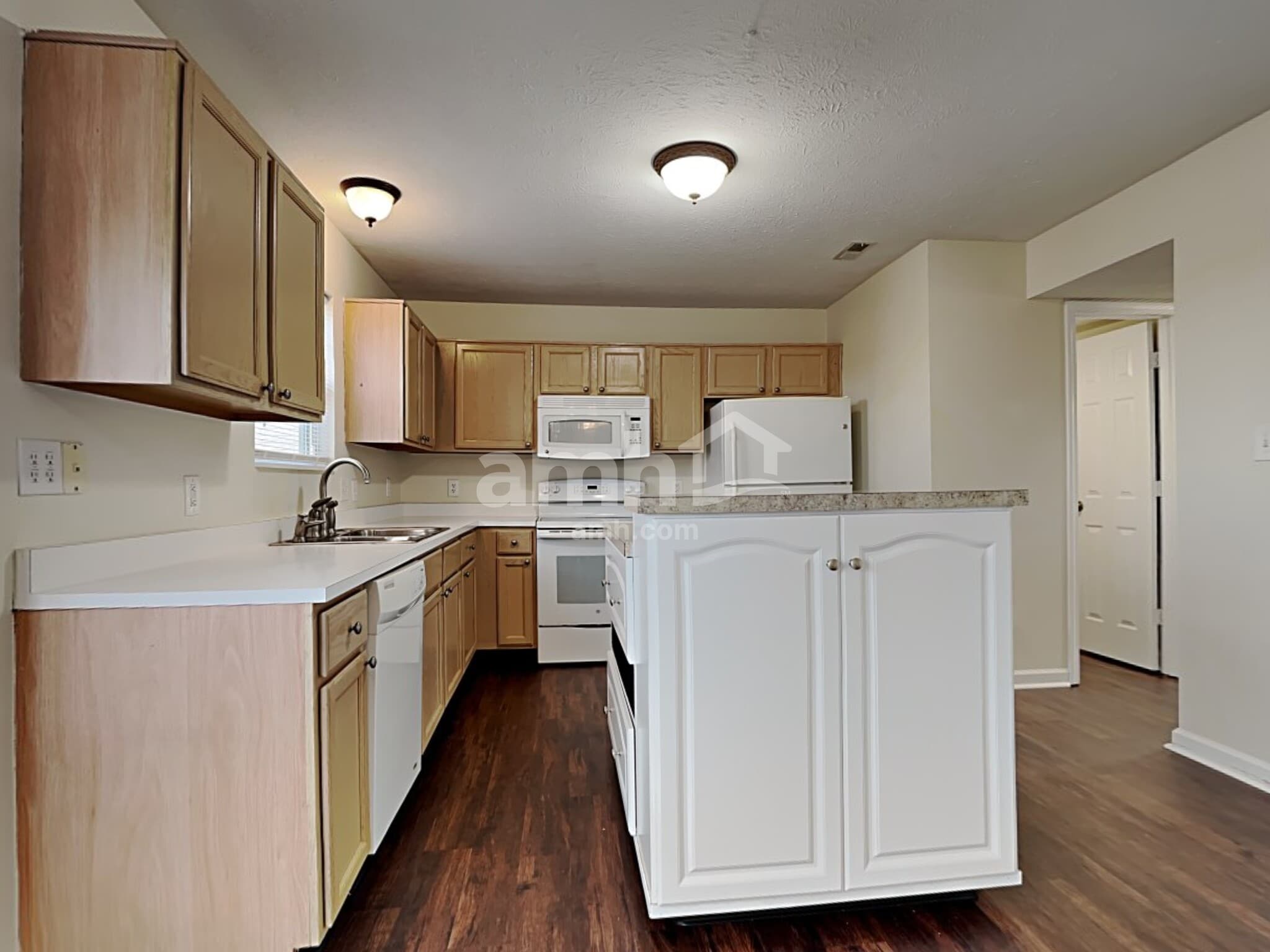 Building Photo - 17895 Grassy Knoll Dr