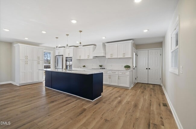 Building Photo - 240 Forestwood Park Rd