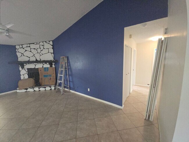 Building Photo - Solar Energy 3/2 Home in Riverview, FL.