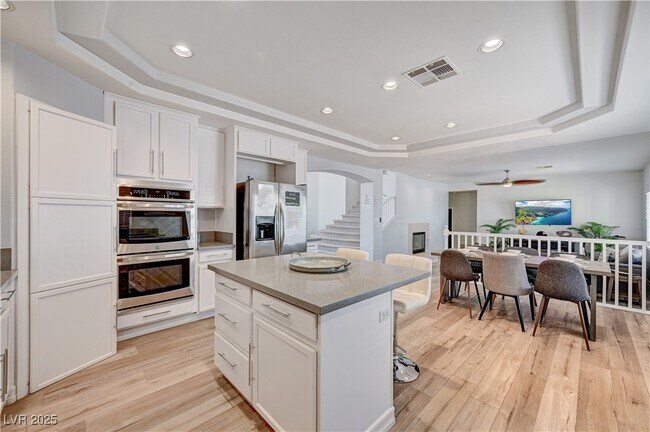 Building Photo - 6574 W Diablo Dr